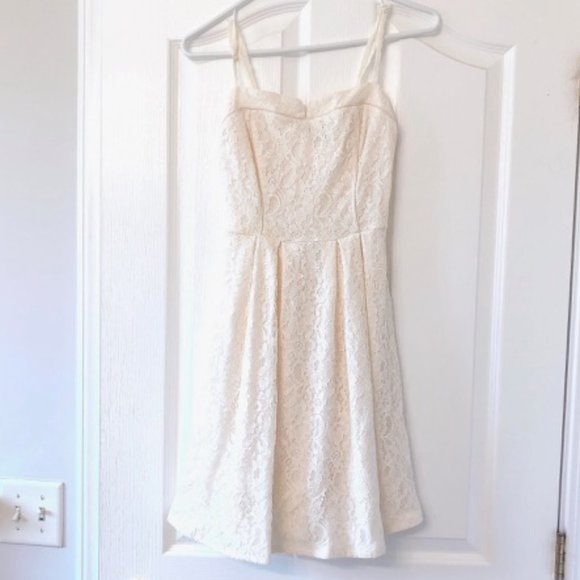 Lace White Dress (Size Small) - Picture 6 of 12